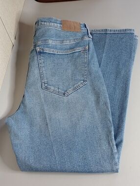 Classic Light Blue Women's Jeans - Casual Straight Fit
